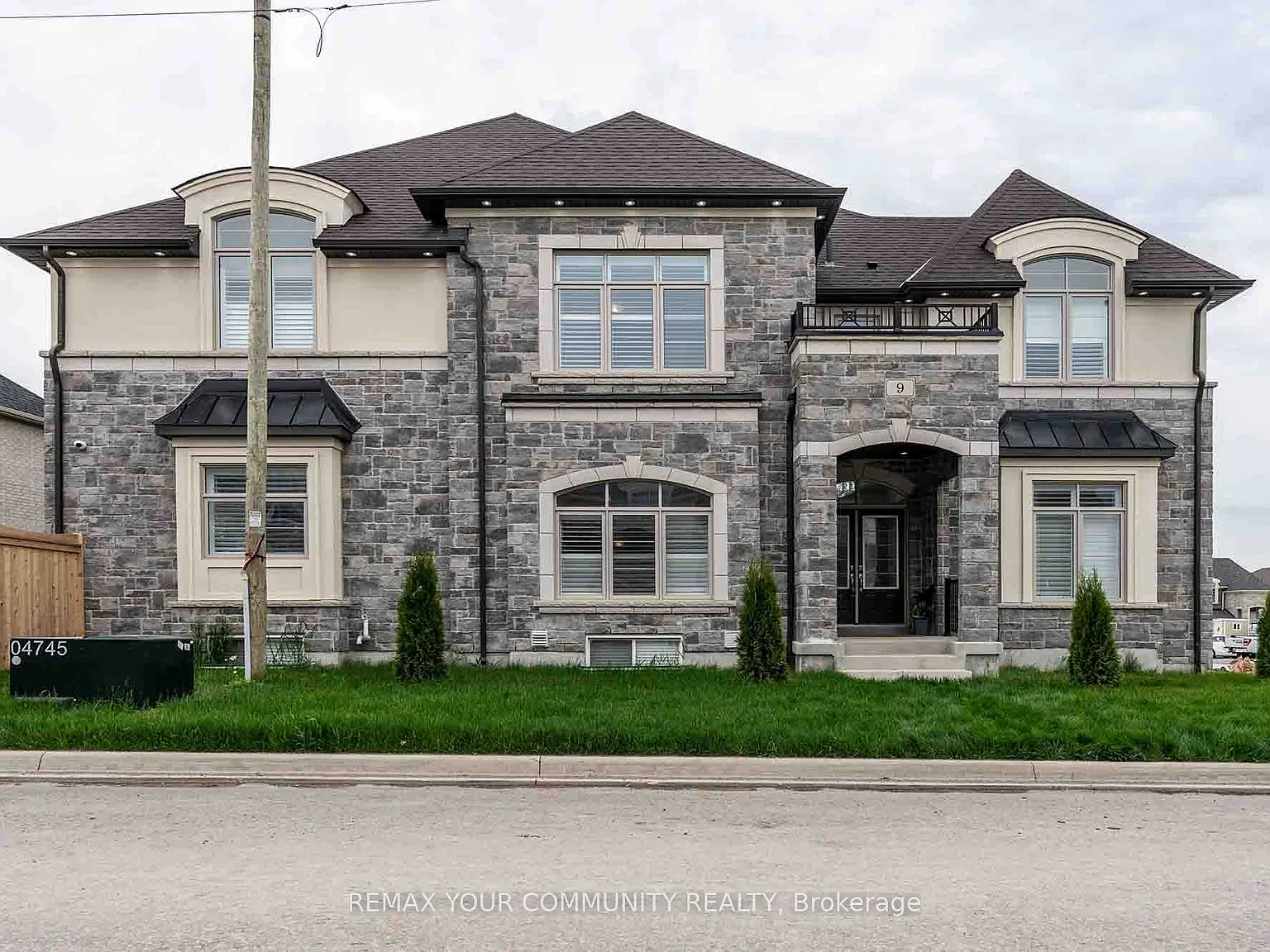7 bed, $4,600 — Photo 1