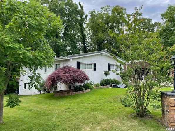 16 Skyline Dr, Chester, IL 62233