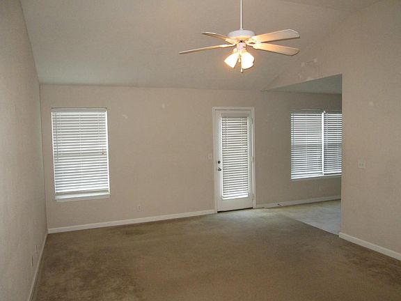 2nd image of 825 Maricopa Dr