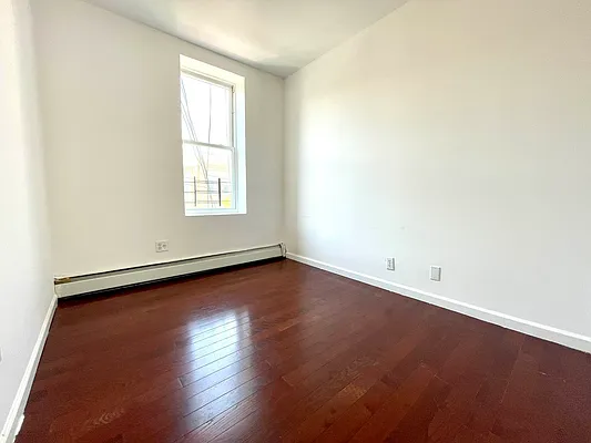 Rented by Evergreen Realty & Investments | media 14