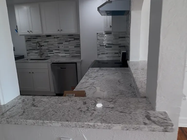 3508 N Robinson Ave #4 — Photo 5