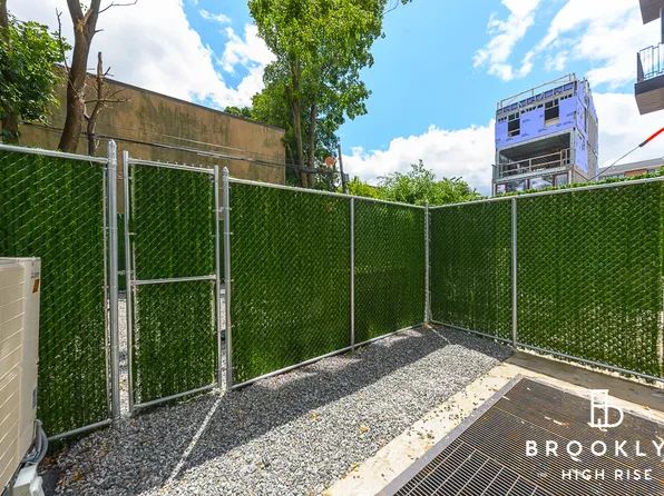 1692 Pacific Street image 2 of 10