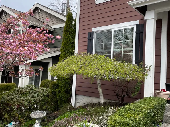 2558 NE Kirkwood Pl, Issaquah, WA 98029
