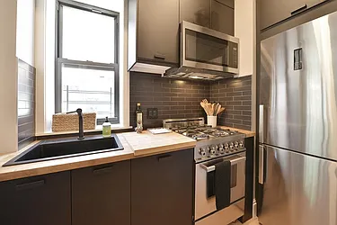 Rented by Domus Realty