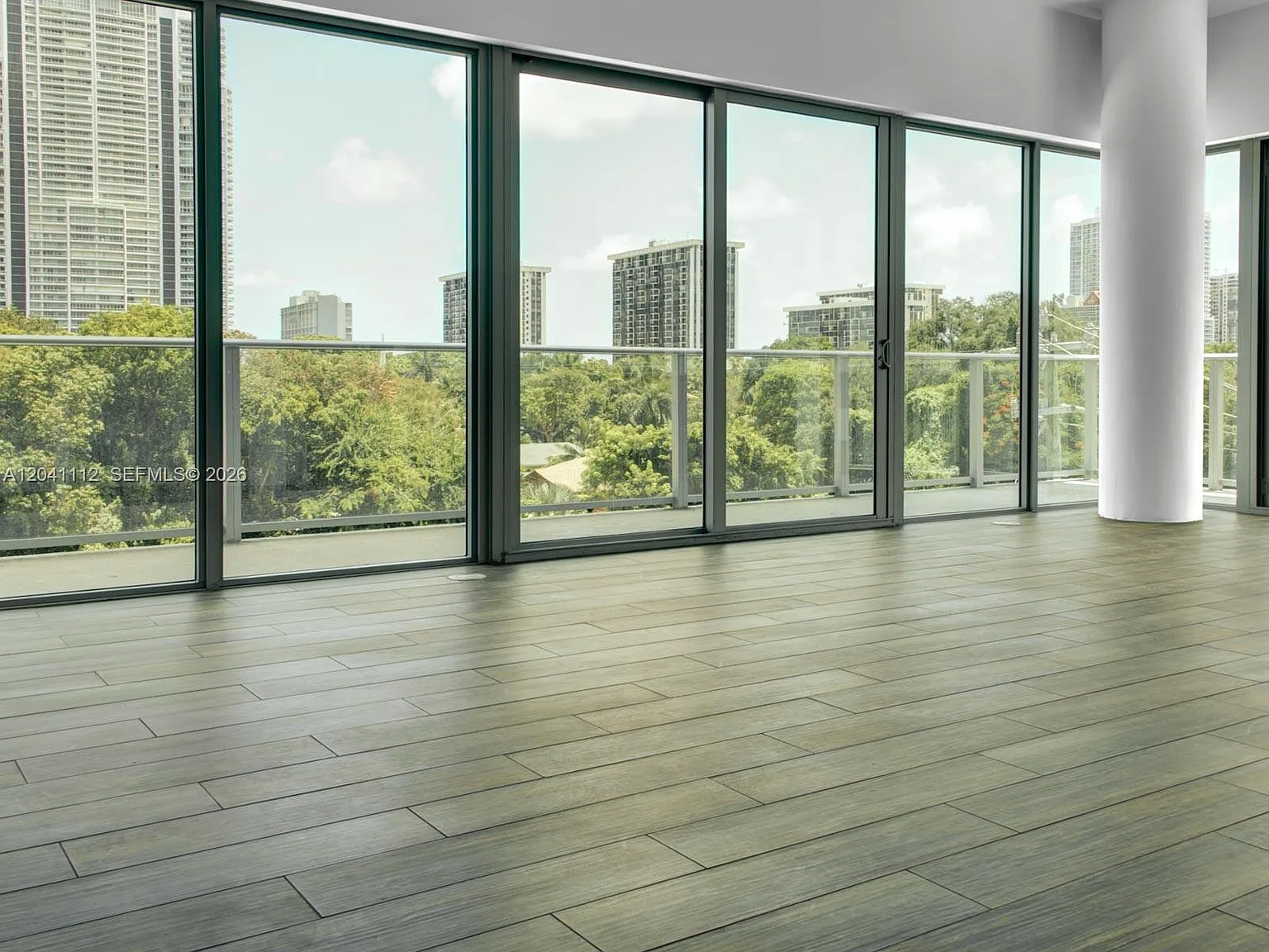 Le Parc At Brickell Condo — Photo 1