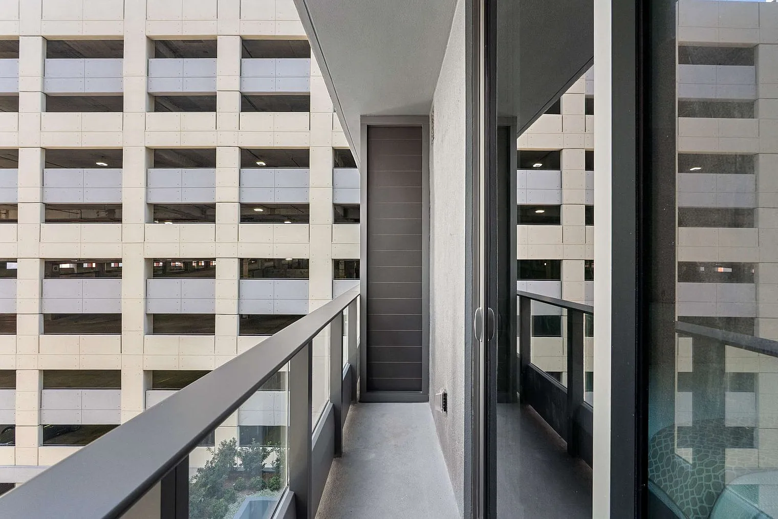 Studio, 1.0 bath, 376 sqft, $7,004 — Photo 3