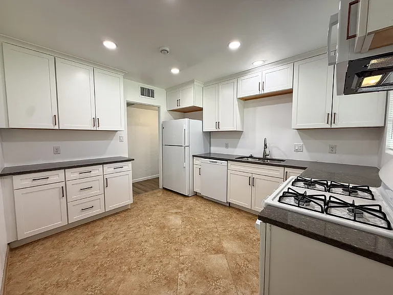 1514 W Rovey Ave — Photo 10