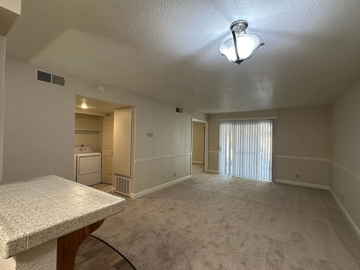 Building Photo - Cardinal Oaks Condominiums