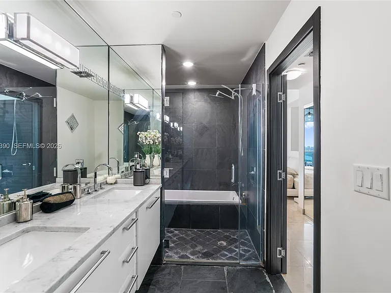 900 Biscayne Blvd #3704 — Photo 40