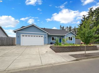 621 Harding Pl, Cottage Grove, OR 97424