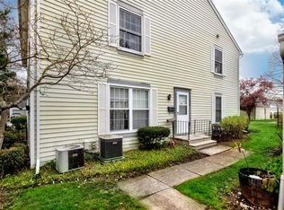 7398 Foxmill Rd UNIT D, Mentor, OH 44060