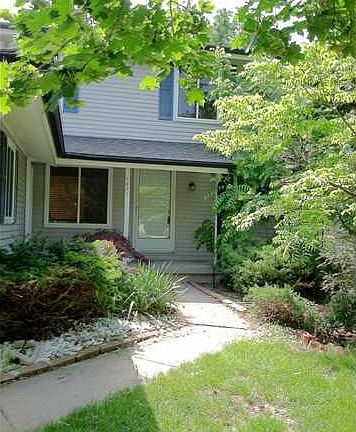 2nd image of 1021 E Touraine Ave