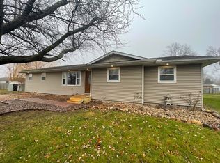 606 N 2nd Ave, Chenoa, IL 61726
