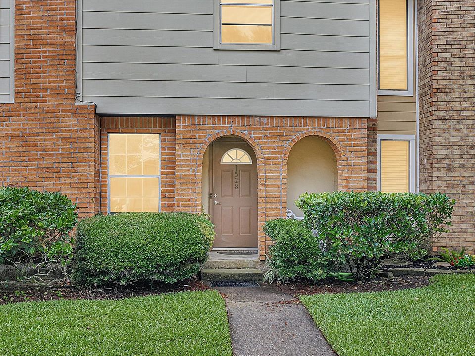 1st image of 1528 Silverpines Rd #528
