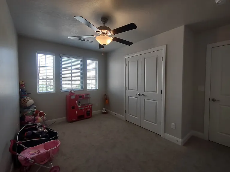 527 N 550 W — Photo 28