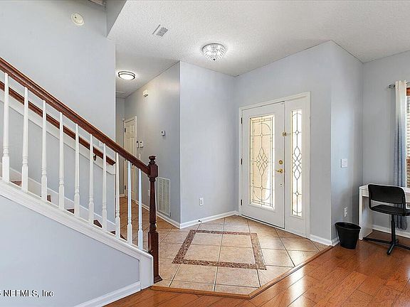5th image of 163 SILVER GLEN Avenue