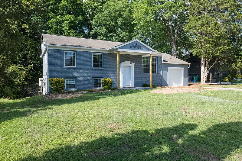 4 bed, 2.5 bath, $2,350 — Photo 2