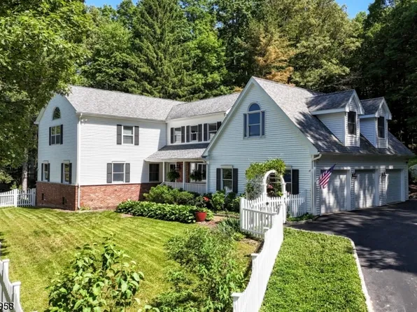 140 Lakeview Ave, Ringwood Boro, NJ 07456