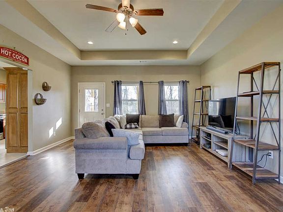 4th image of 125 Deerfield Trl