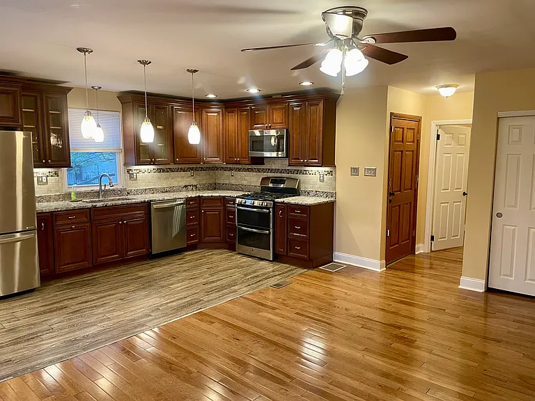 10860 Parlin Ter #2 — Photo 2