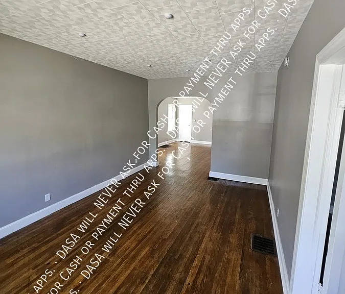 339 Weaver St #LOWER — Photo 5