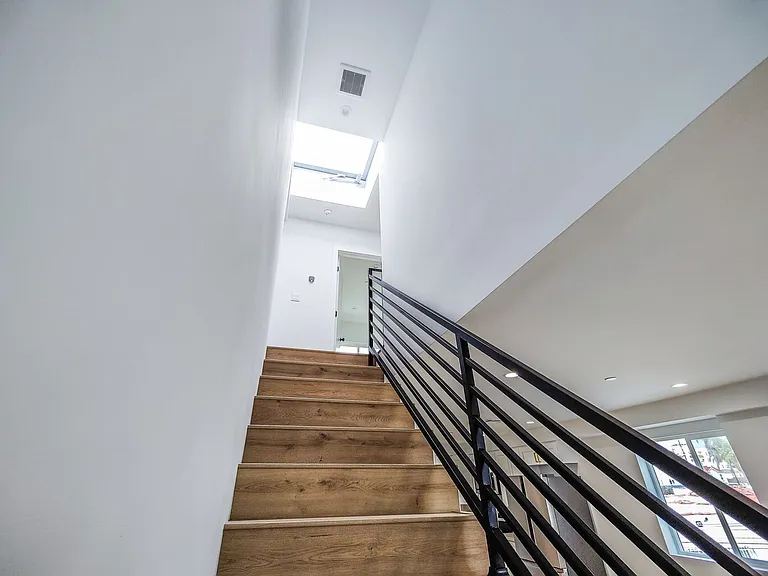3811 Exposition Blvd — Photo 29