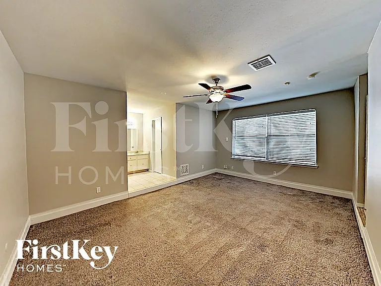 6610 Rowell Ct — Photo 9