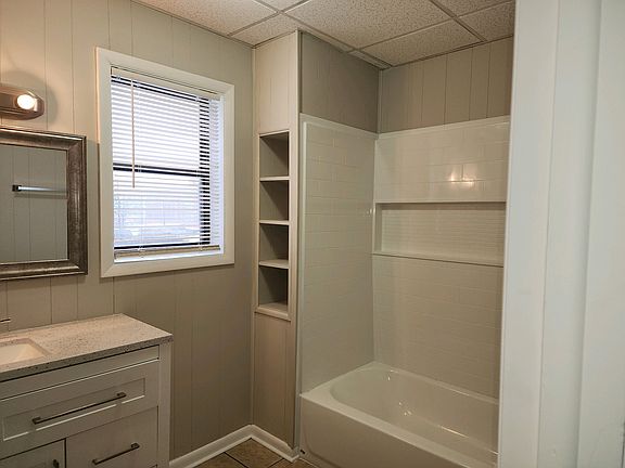 5th image of 200 E Watauga Ave #5