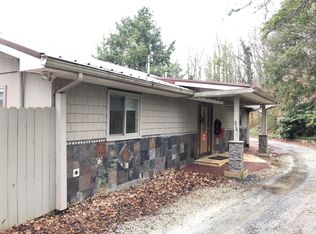 316 Azalea Hills Ln, Spruce Pine, NC 28777