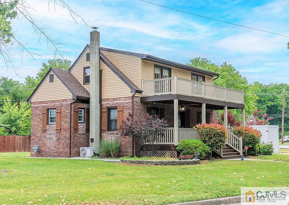 1st image of 333 Washington Dr