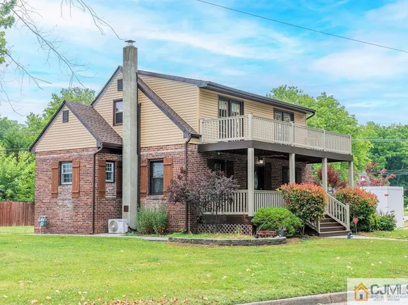 333 Washington Dr, Pennsville, NJ 08070