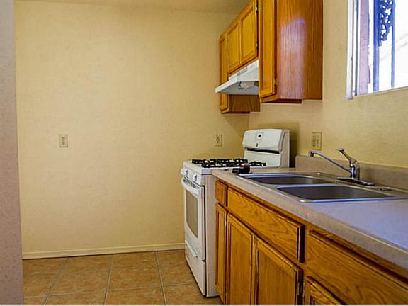 5th image of 11044 Sunshine Ct