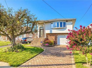 70 Vermont Ave, Oceanside, NY 11572