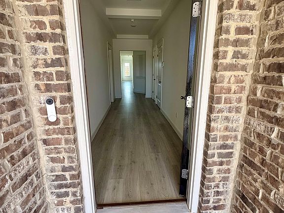 2nd image of 1774 Gleasondale Pl