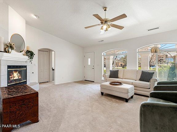 5th image of 1030 Lupine Ln