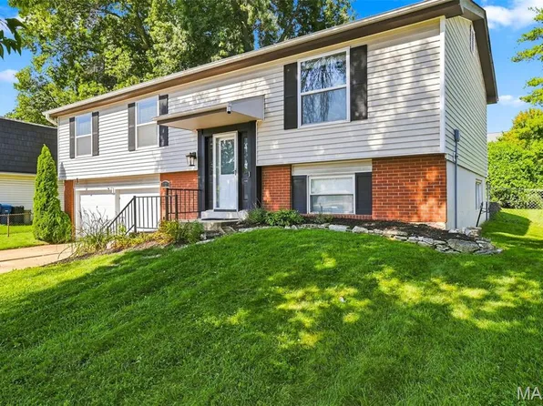 3127 Donnycave Ln, Maryland Heights, MO 63043