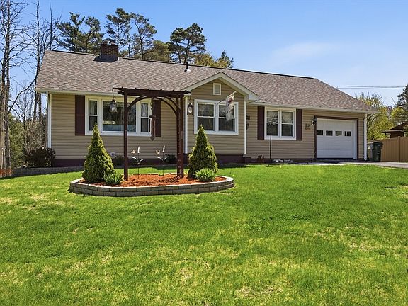 2nd image of 284 N Woodstock Rd