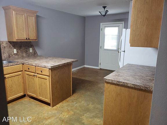 5th image of 703 Splane Dr