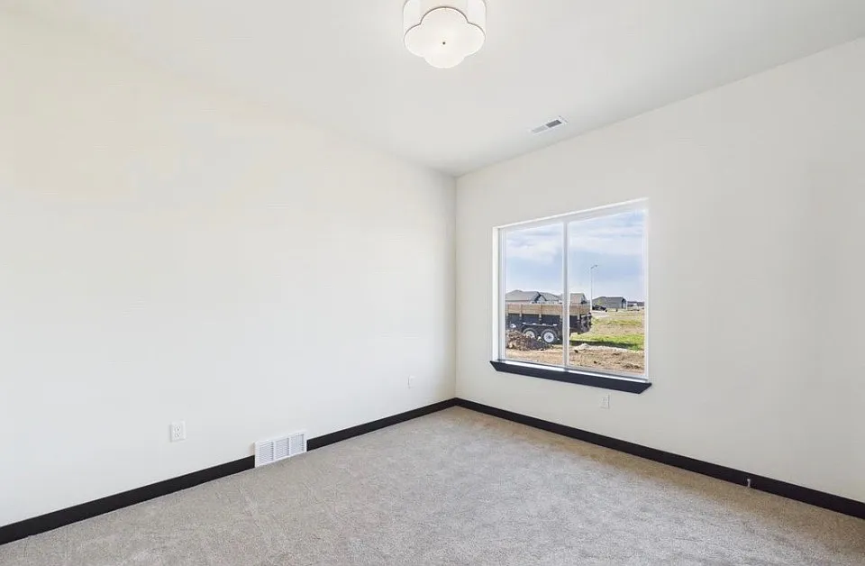 3 bed, 1500 sqft, $2,295 — Photo 3