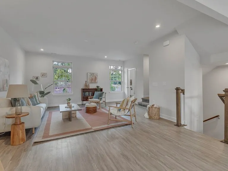 1011 Tannin Dr — Photo 9
