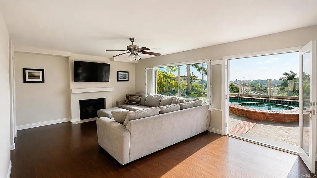 4 bed, 2.5 bath, 2193 sqft, $11,000 — Photo 4