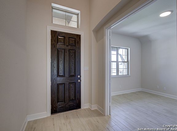 4th image of 8518 Glass Gem Dr