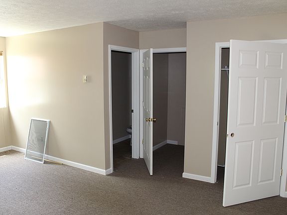 Master Bed / Bath