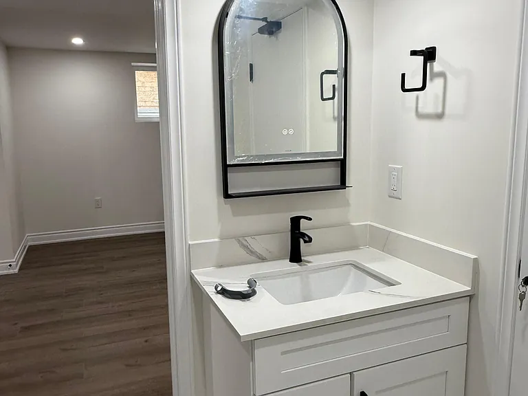 84 Christine Elliott Ave N #BASEMENT — Photo 10