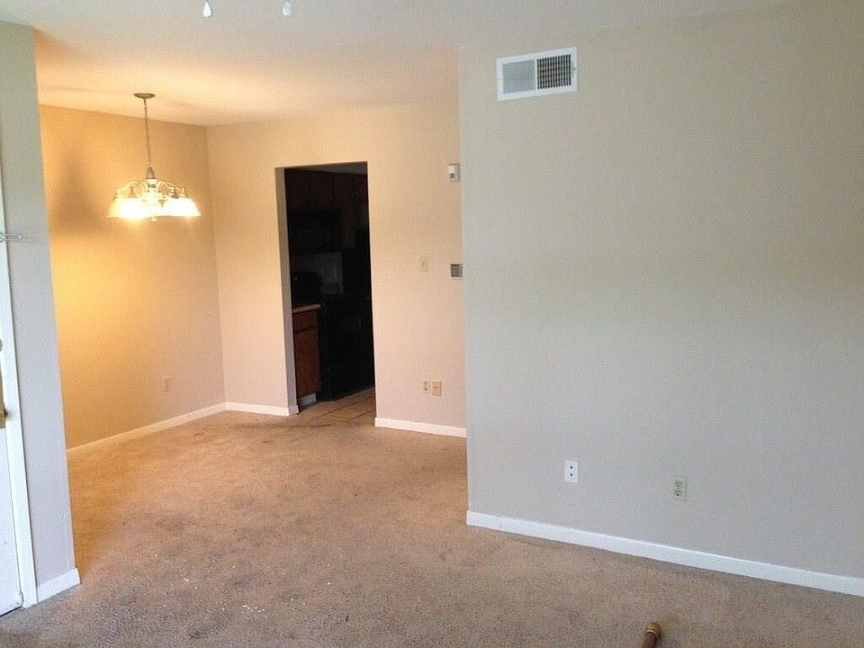 2nd image of 1705 Crossing Pl APT 108