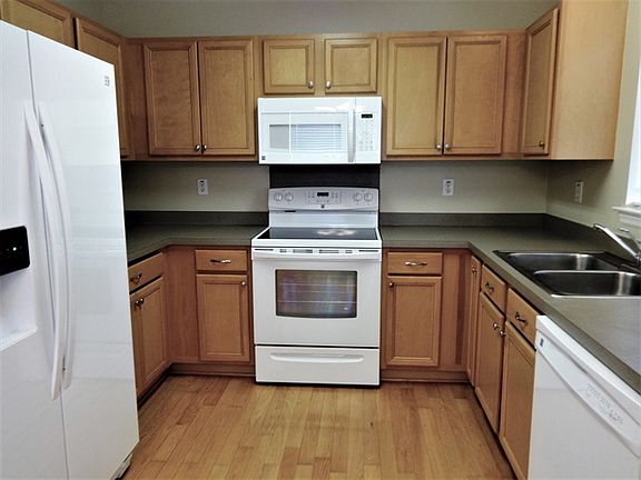 5th image of 515 Beverly Dr