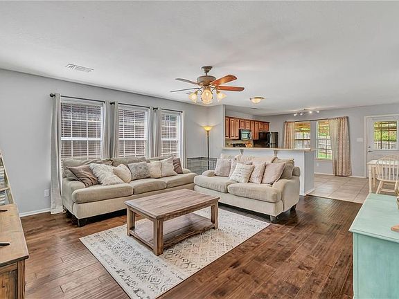 5th image of 1313 E Virginia St