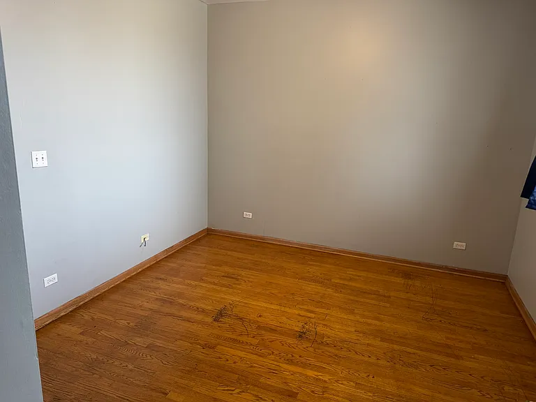 5852 S Prairie Ave #2 — Photo 8