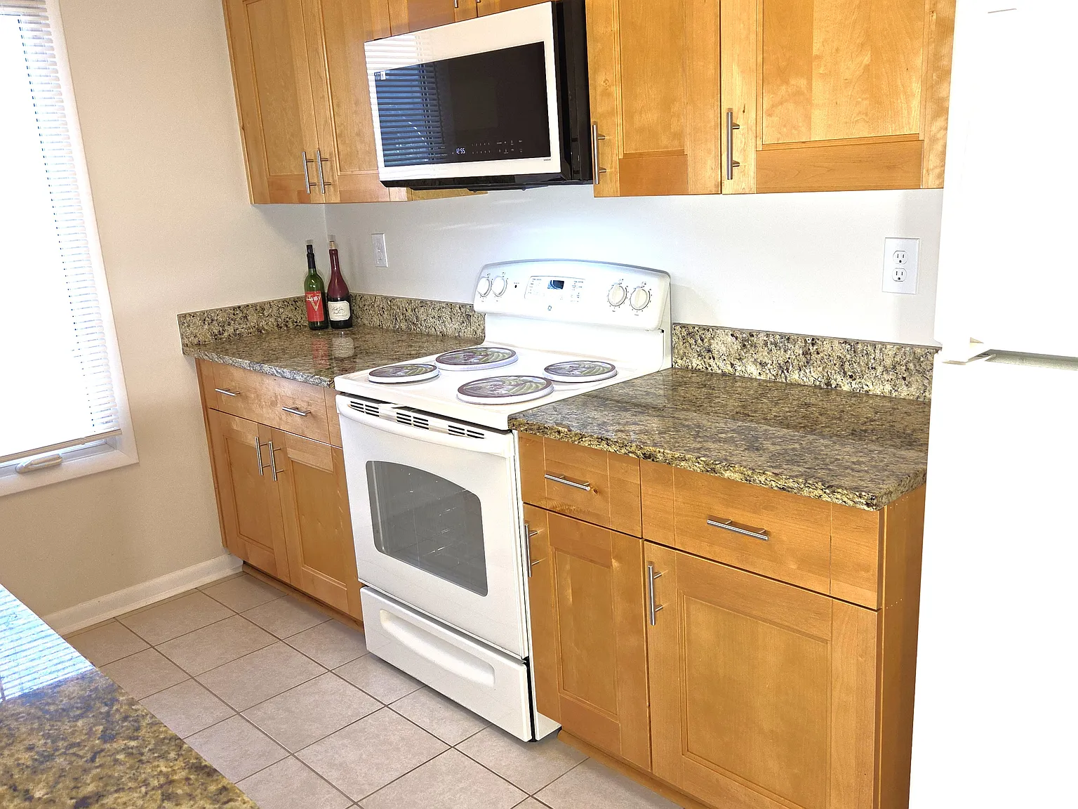 2 bed, 1105 sqft, $1,995 — Photo 3