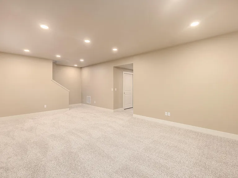720 67th Ave — Photo 20